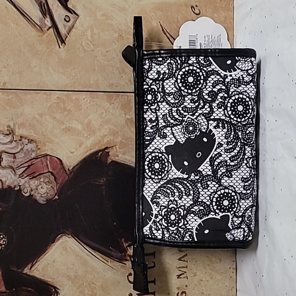 Hello Kitty Lace Pattern Pouch - Picture 7 of 12